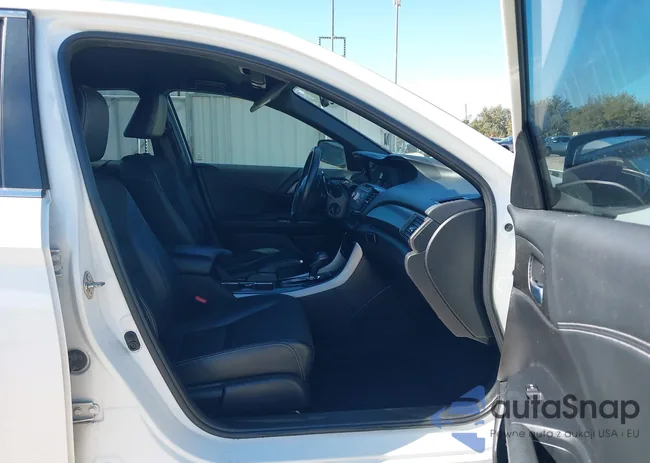 1HGCR2F52HA102330: 44294617