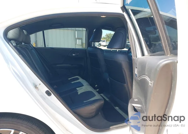 1HGCR2F52HA102330: 44294617