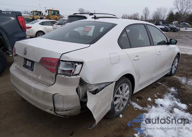 3VWD17AJ7FM352185: 44293650