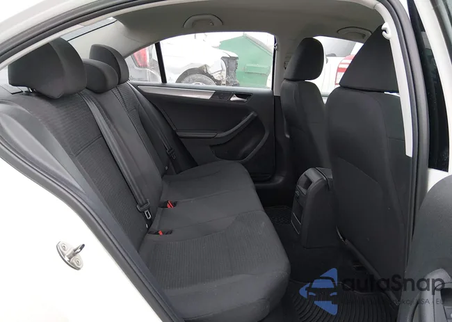 3VWD17AJ7FM352185: 44293650