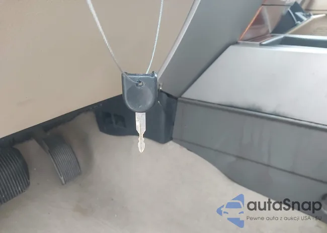 1FMFU17568LA84353: 44295236