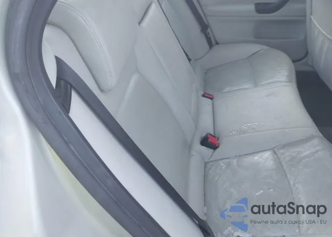 YS3FD49Y861003268: 44295296