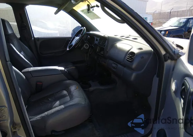 1B4HS28Z2XF513623: 44295523