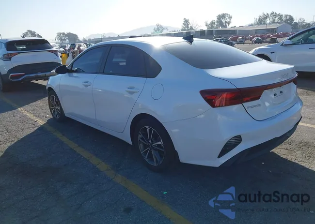 3KPF24AD8PE563277: 44294866