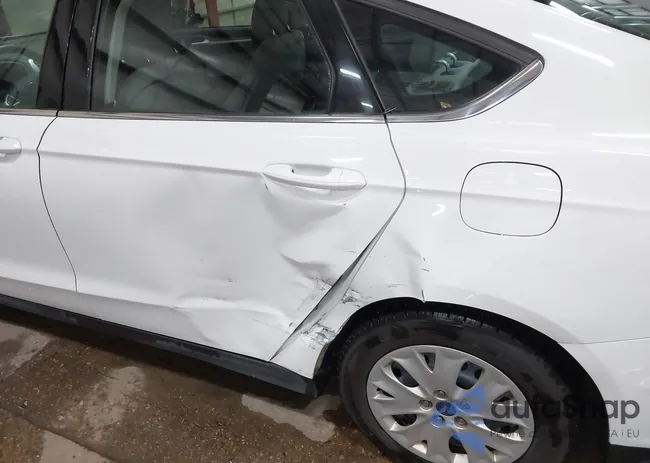 3FA6P0G76DR114122: 44294950