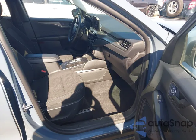 1FMCU0GN5RUB06948: 44296071