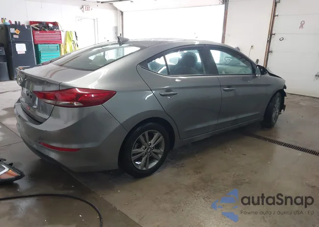 5NPD84LF2JH265945: 44296196