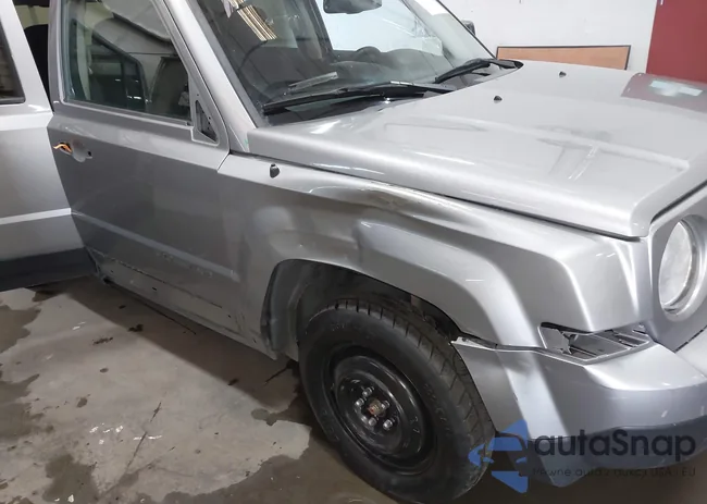 1C4NJRBB3GD757547: 44296348