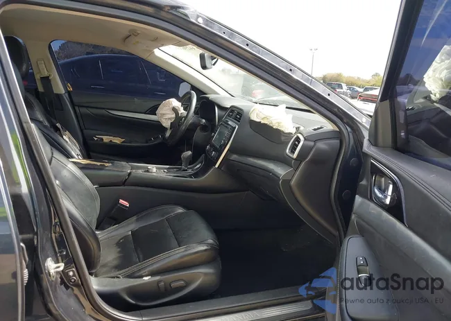 1N4AA6AP2GC447038: 44296355