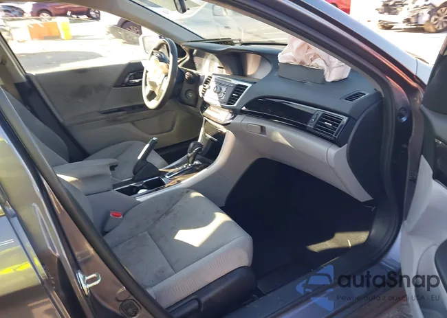 1HGCR2F39HA300675: 44296405