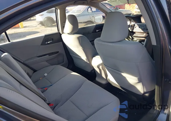 1HGCR2F39HA300675: 44296405