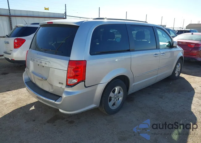 2D4RN3DG1BR756112: 44296442