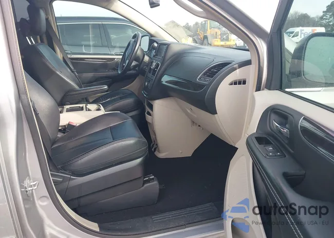 2C4RC1BGXER277315: 44296470