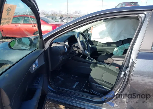 3KPF24AD8RE796076: 44296560