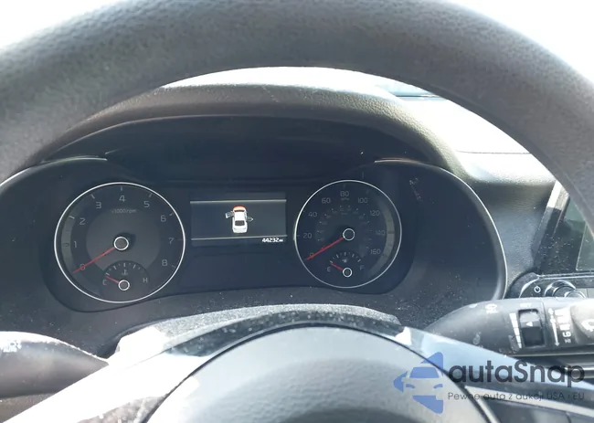 3KPF24AD8RE796076: 44296560