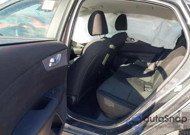 3KPF24AD8RE796076: 44296560