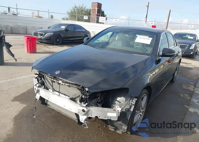 WDDZF4JB6JA448094: 44296599