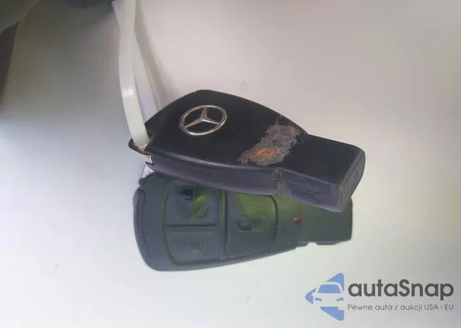 WDBJF65J7YB004634: 44295636