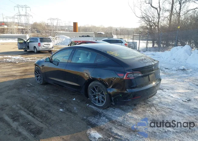 5YJ3E1EB9NF118846: 44295823