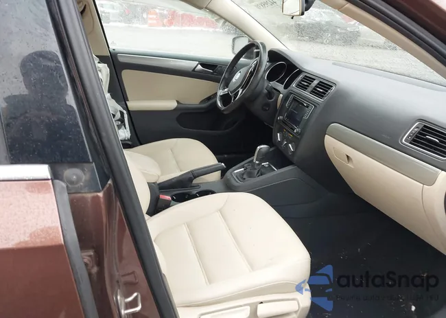 3VWDB7AJ7HM201444: 44295830