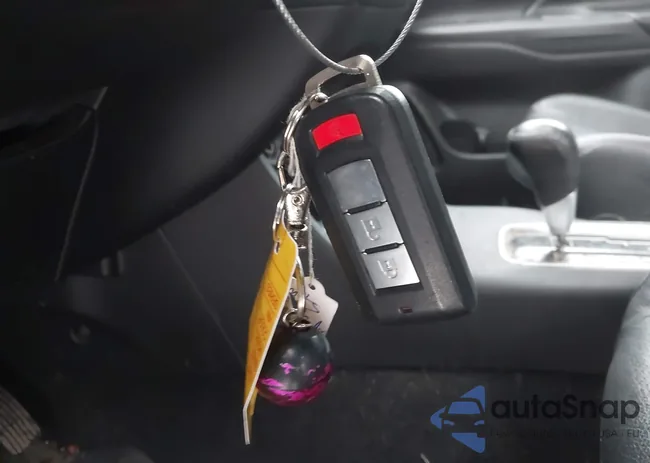 JA4AD3A33GZ037305: 44295856