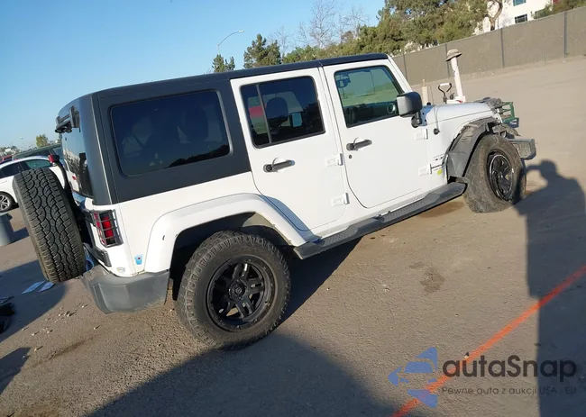 1C4BJWEGXJL935458: 44297052