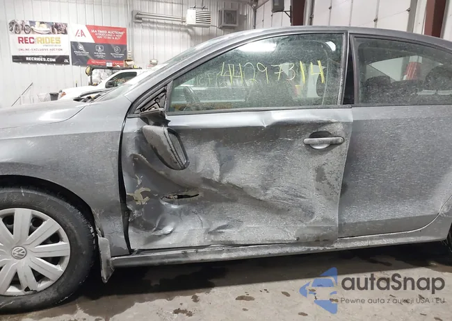 3VW2K7AJ2FM335489: 44297314