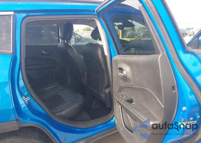 3C4NJCBB0JT461643: 44297435