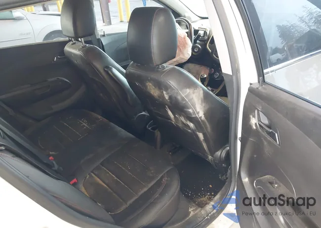 1G1JH6SB6D4199223: 44297446