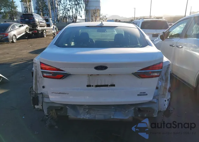 3FA6POLUXLR218204: 44297480