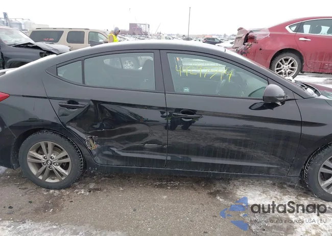 5NPD84LF9JH215933: 44297544