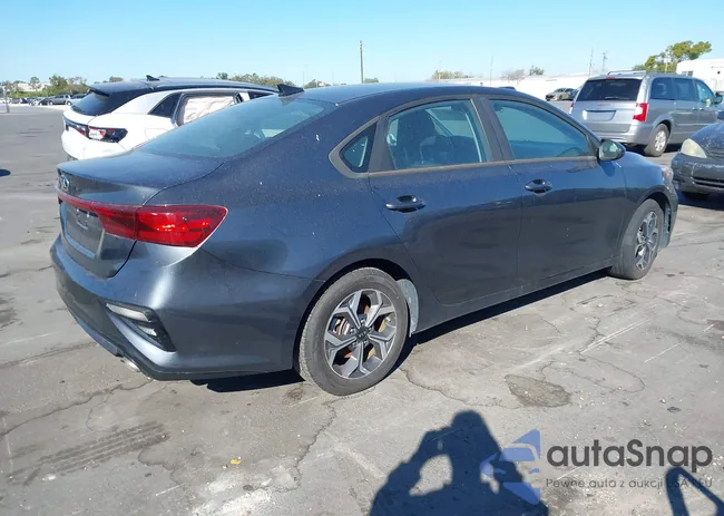 3KPF24AD1ME306697: 44296645