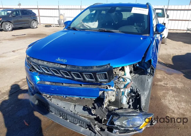 3C4NJDBB0KT596953: 44296663