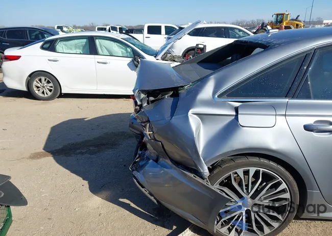 WAUD8AFCXHN133071: 44296769