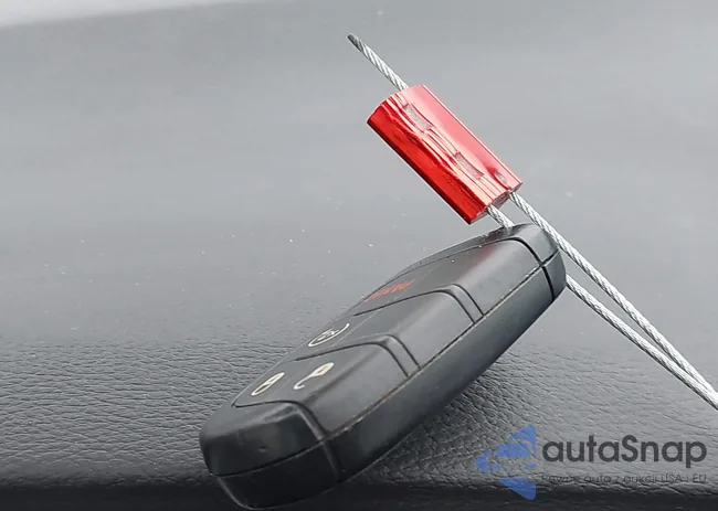 3C4NJDCB3MT549725: 44296820