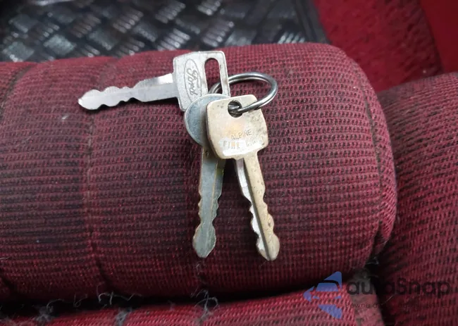 1FACP44EXMF184166: 44296828