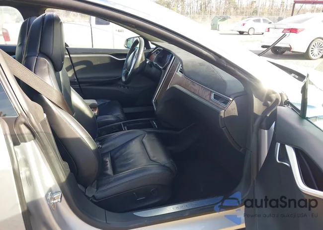 5YJSA1E14HF187270: 44296830