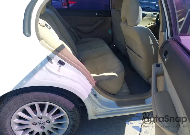 2HGES26745H588845: 44296917