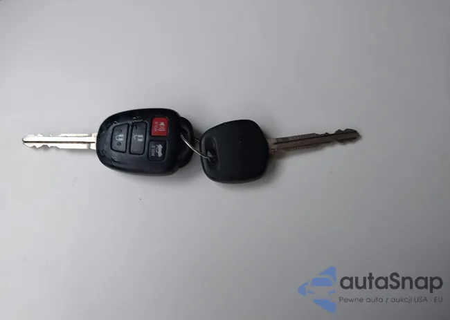 2T1BURHE1KC186657: 44298052