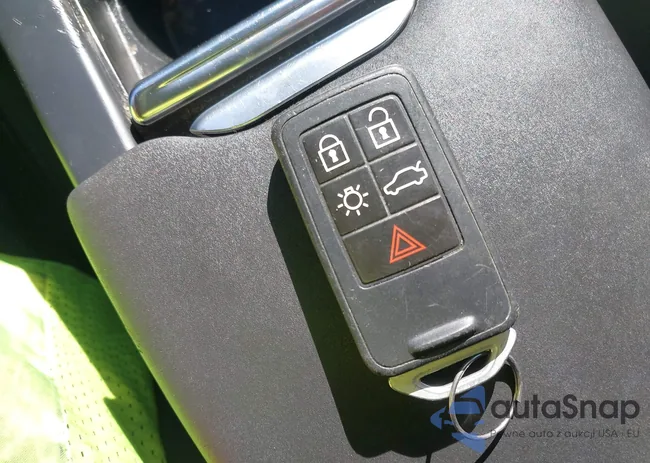 YV1612SA6F1187976: 44298056