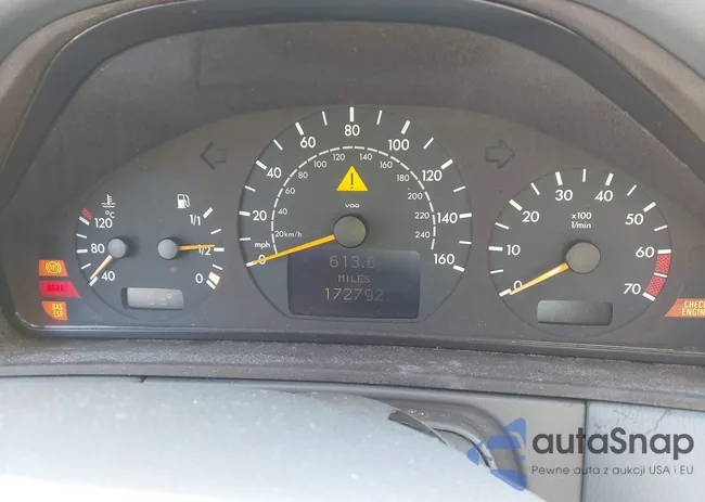 WDBJF70JX1X049735: 44298075