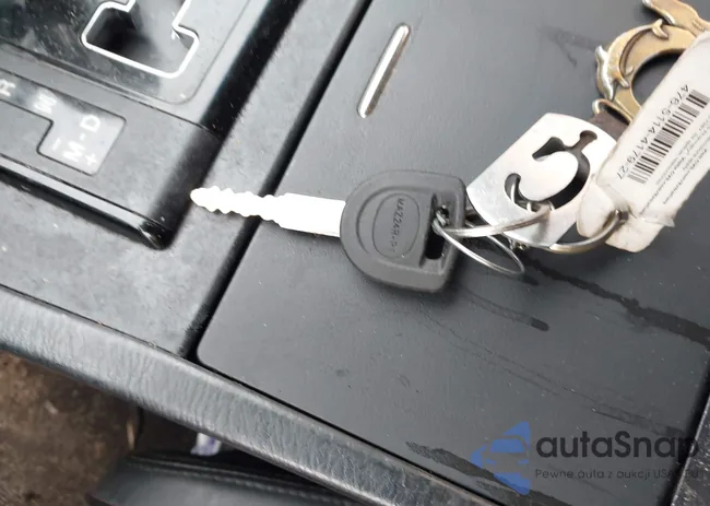 JM3TB2CA6D0411567: 44298116