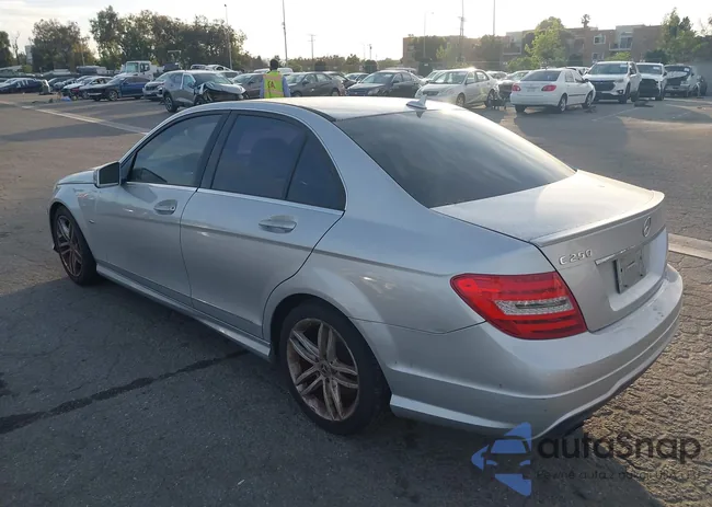 WDDGF4HB0CA600399: 44298398