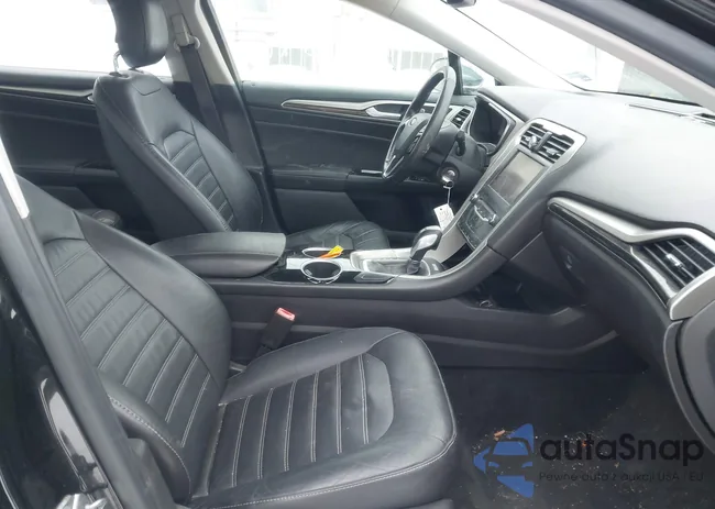 3FA6P0HR8DR172040: 44298410