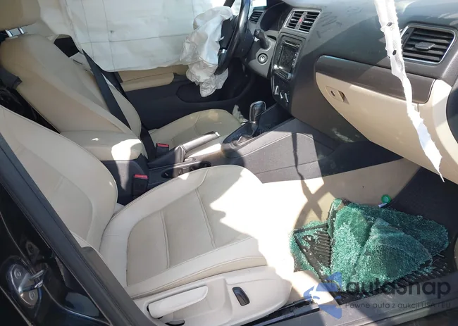 3VWLL7AJ8EM350983: 44298422