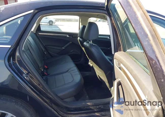 1VWBT7A36HC020178: 44298518