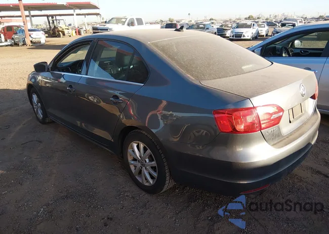 3VWD07AJ2EM213910: 44298587