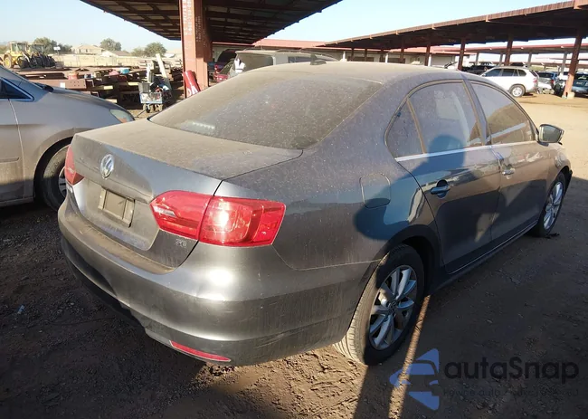 3VWD07AJ2EM213910: 44298587