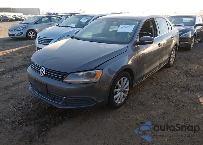 3VWD07AJ2EM213910: 44298587