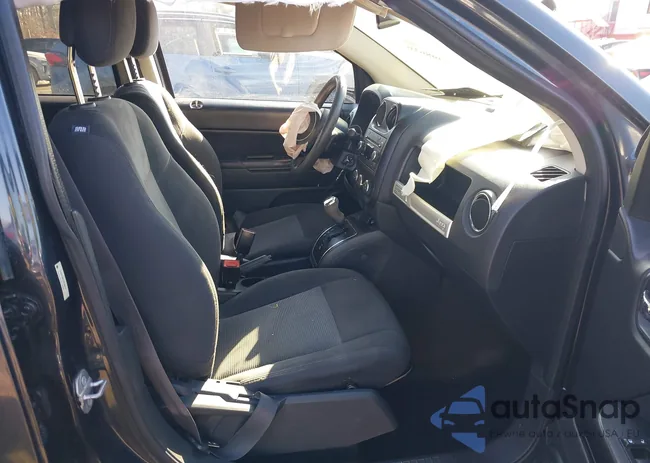 1C4NJCBB1GD543010: 44298616